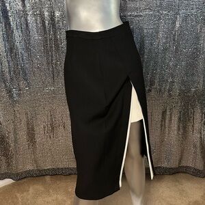 Lined midi skirt with slit